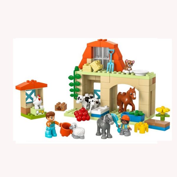 LEGO DUPLO TOWN CARING FOR ANIMALS AT THE FARM - Image 2