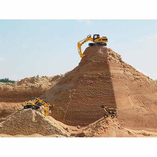 BRUDER CAT WHEELED EXCAVATOR - Image 4