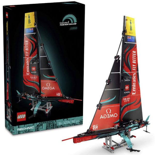 LEGO TECHNIC YACHT EMIRATES TEAM NEW ZEALAND AC75 - Image 2