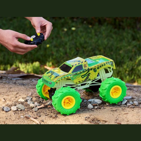 HOT WHEELS MONSTER TRUCK 1:15  RC GLOW IN THE DARK GUNKSTER - Image 2